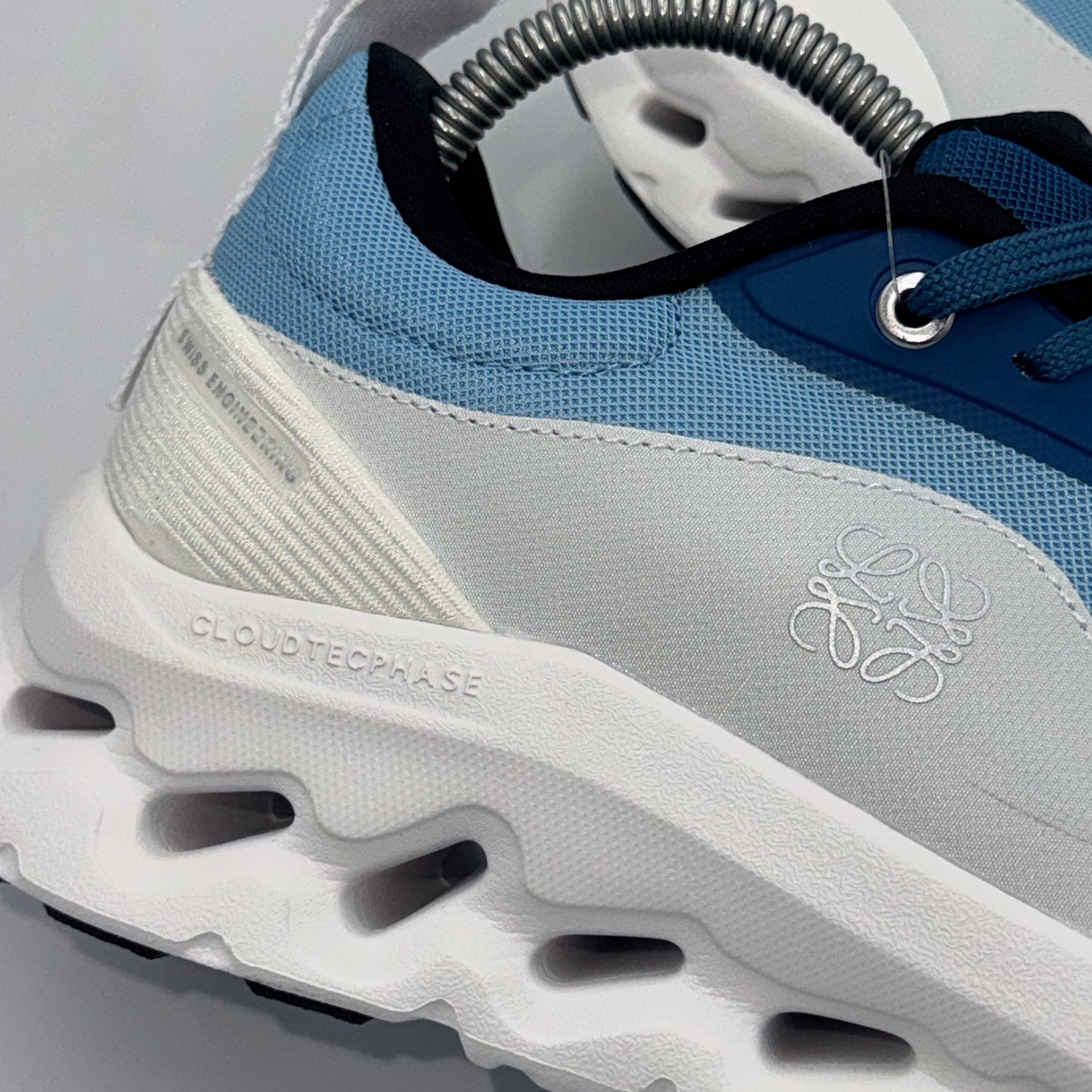 ON X LOEWE CLOUDTILT BLUE WHITE
