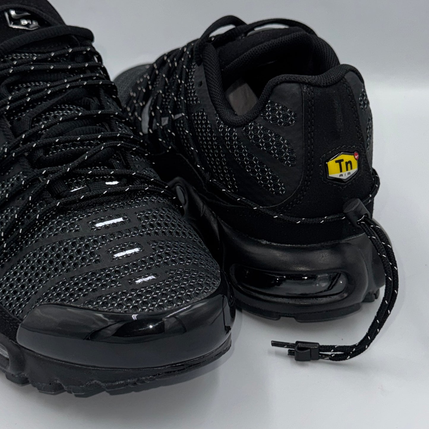 TN AIR UTILITY BLACK ( SUPER GOOD )