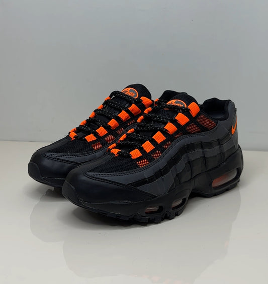 AIR MAX 95 HYPER CRIMSON