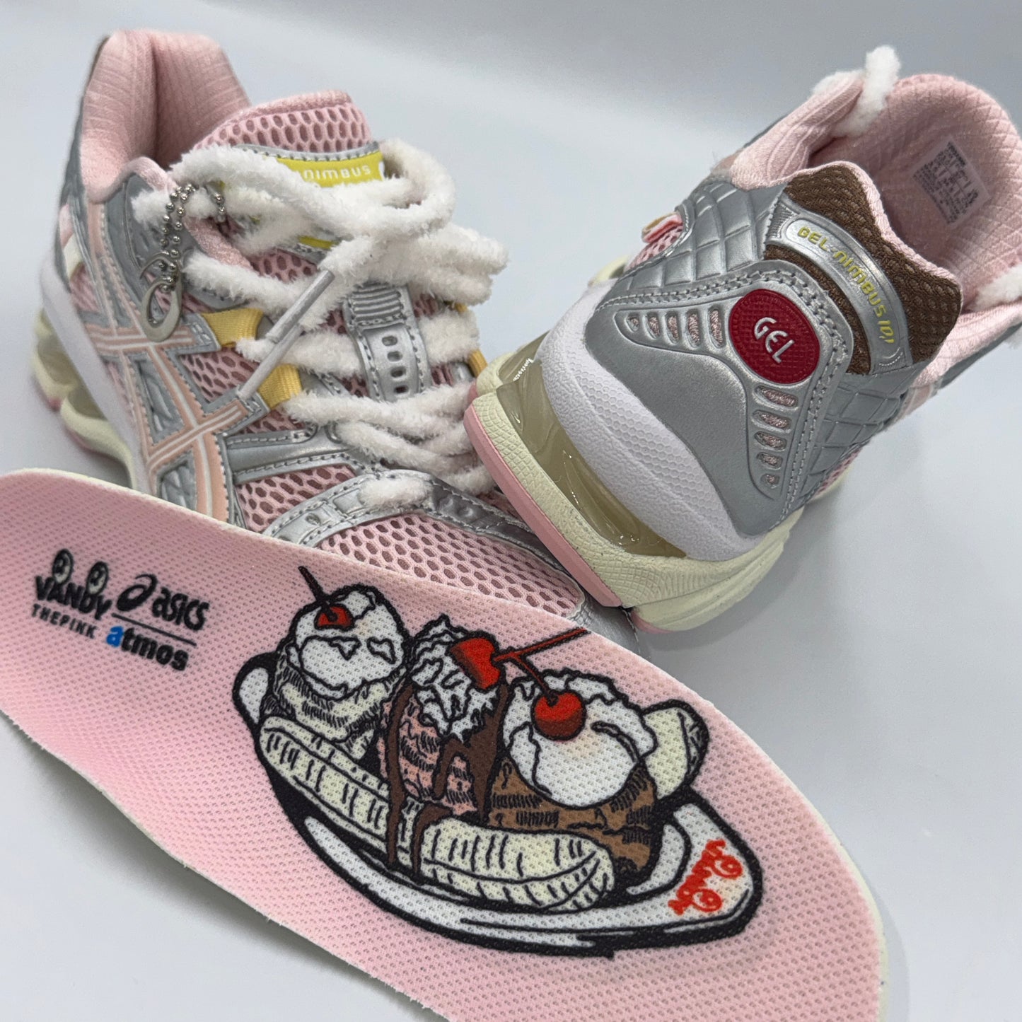 ASICS GEL NIMBUS 10.1 X ATMOS X VANDYTHEPINK
( STRAWBERRY CREAM / METALLIC SILVER )