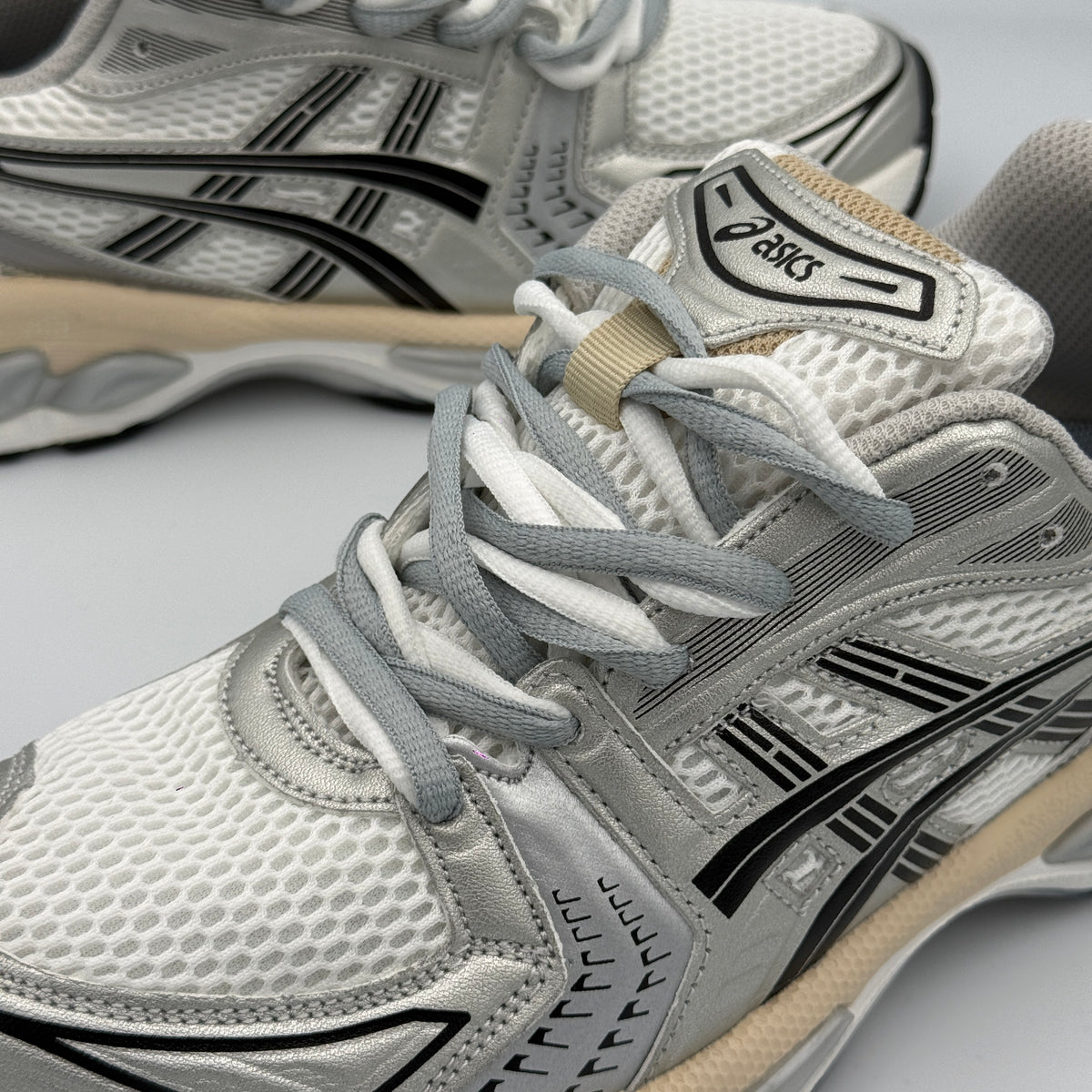ASICS GEL KAYANO 14 WHITE / GRAPHITE GREY DOUBLE LACES