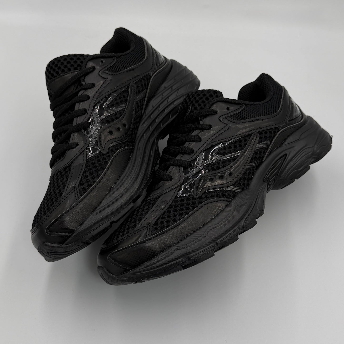 SAUCONY OMNI 9 FULL BLACK