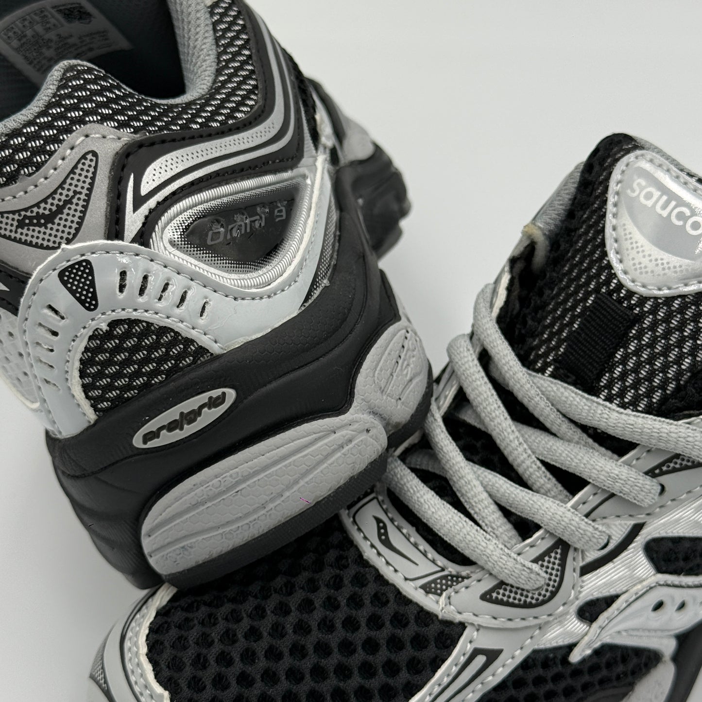 SAUCONY OMNI 9 BLACK SILVER GREY