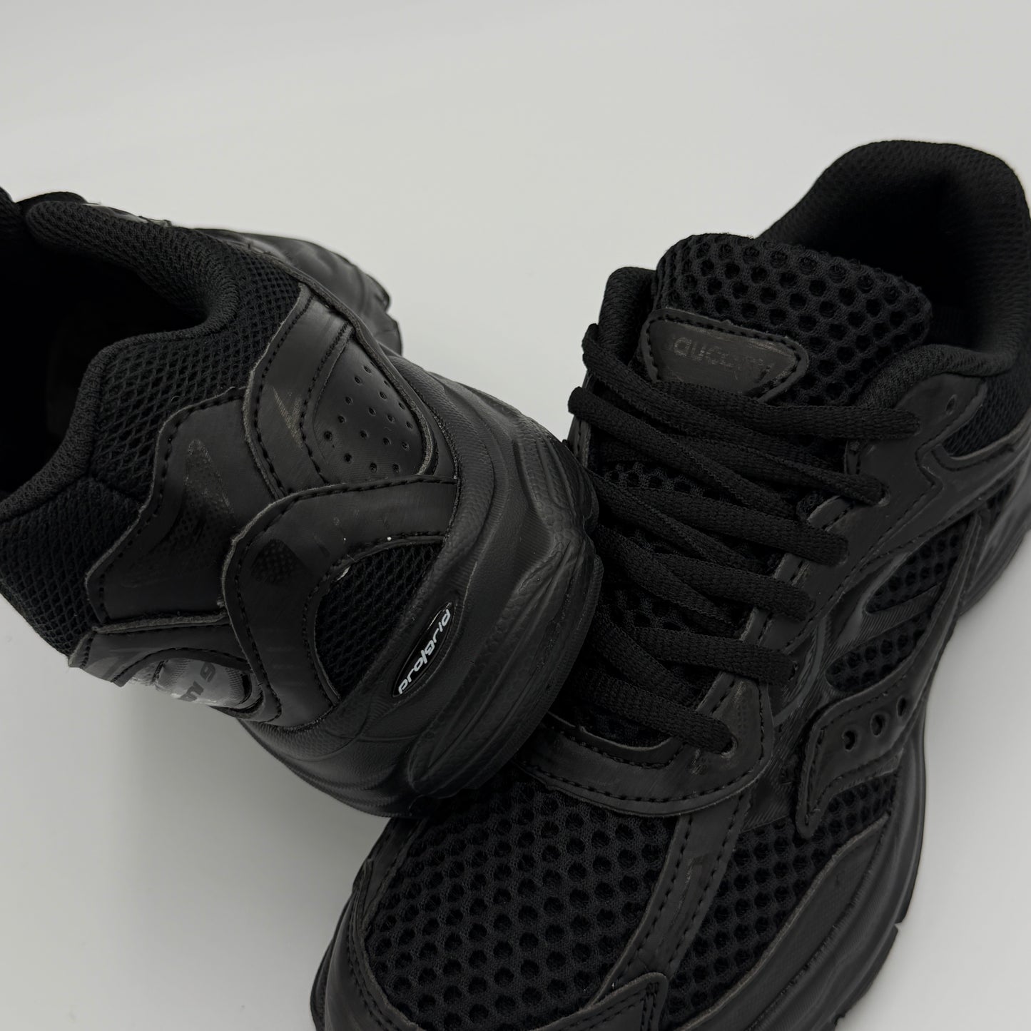 SAUCONY OMNI 9 FULL BLACK