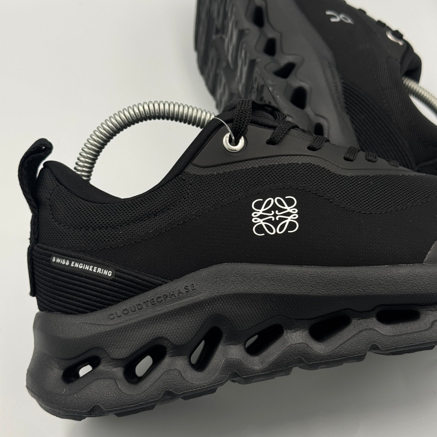 ON X LOEWE CLOUDTILT BLACK