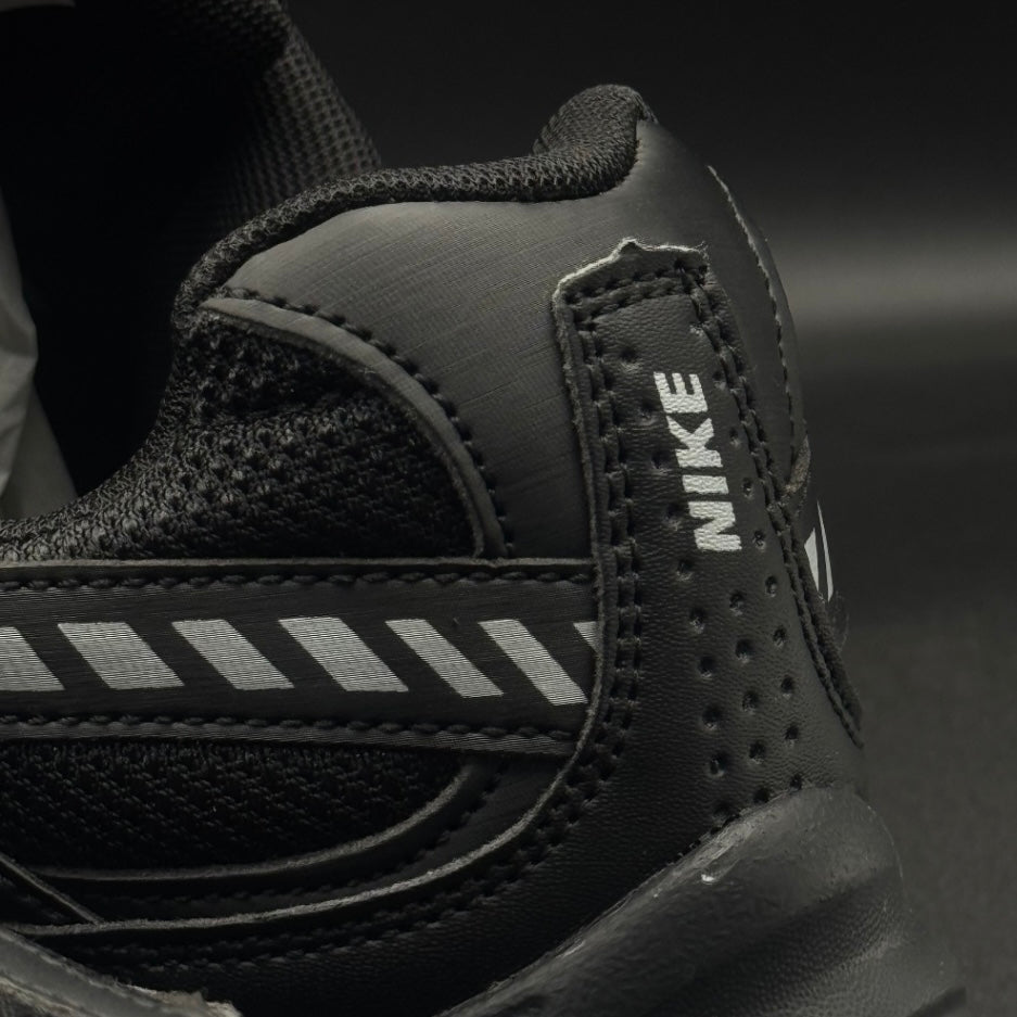 NIKE INITIATOR SILVER BLACK