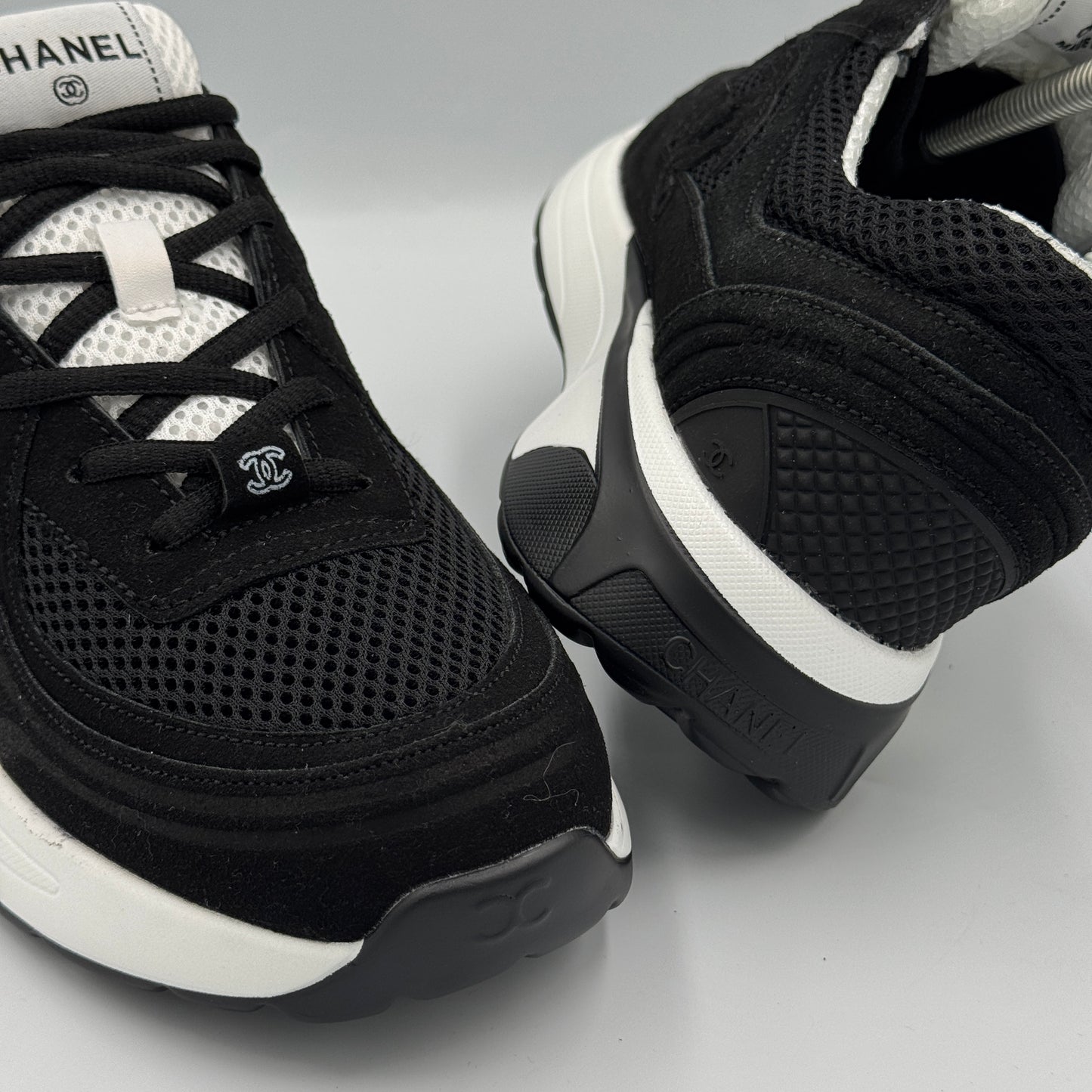 CHANEL CC RUNNER BLACK
