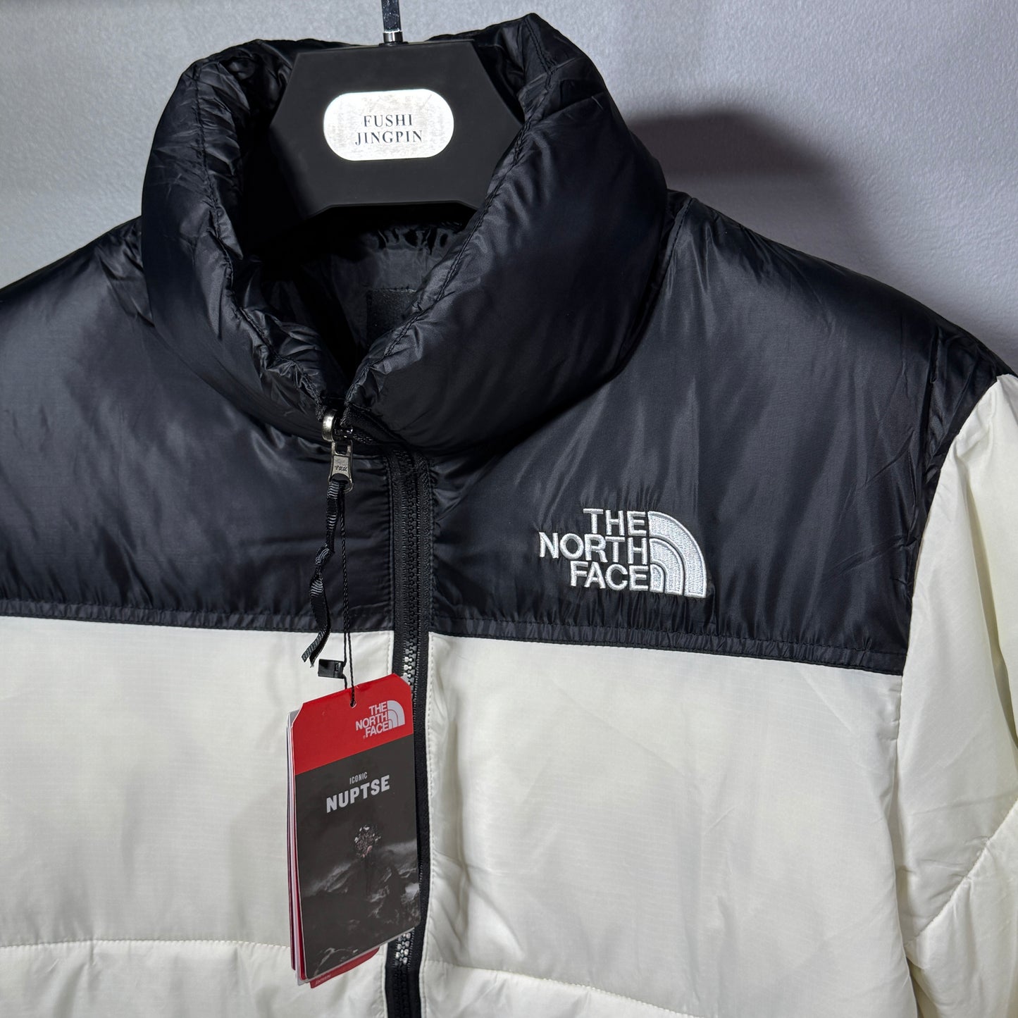 TNF JACKET 700 WHITE & BLACK