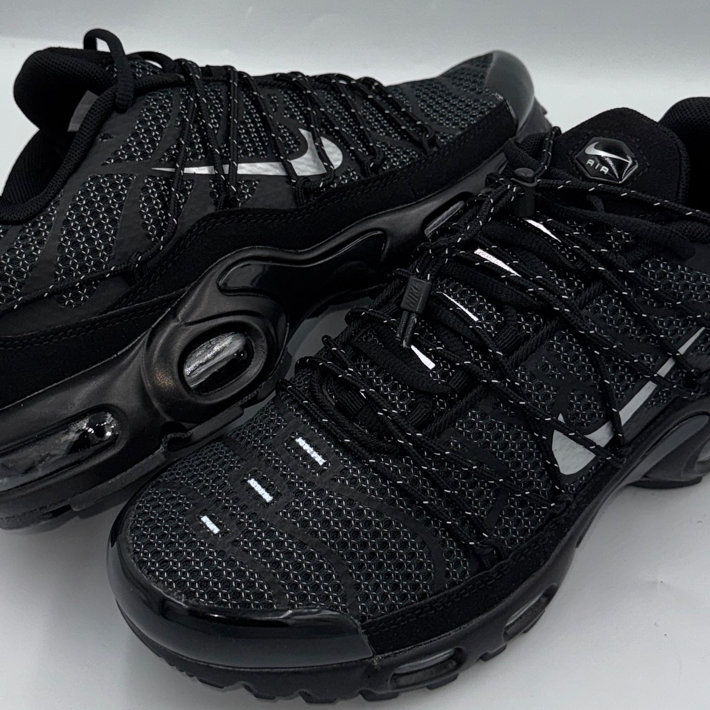 TN AIR UTILITY BLACK ( SUPER GOOD )