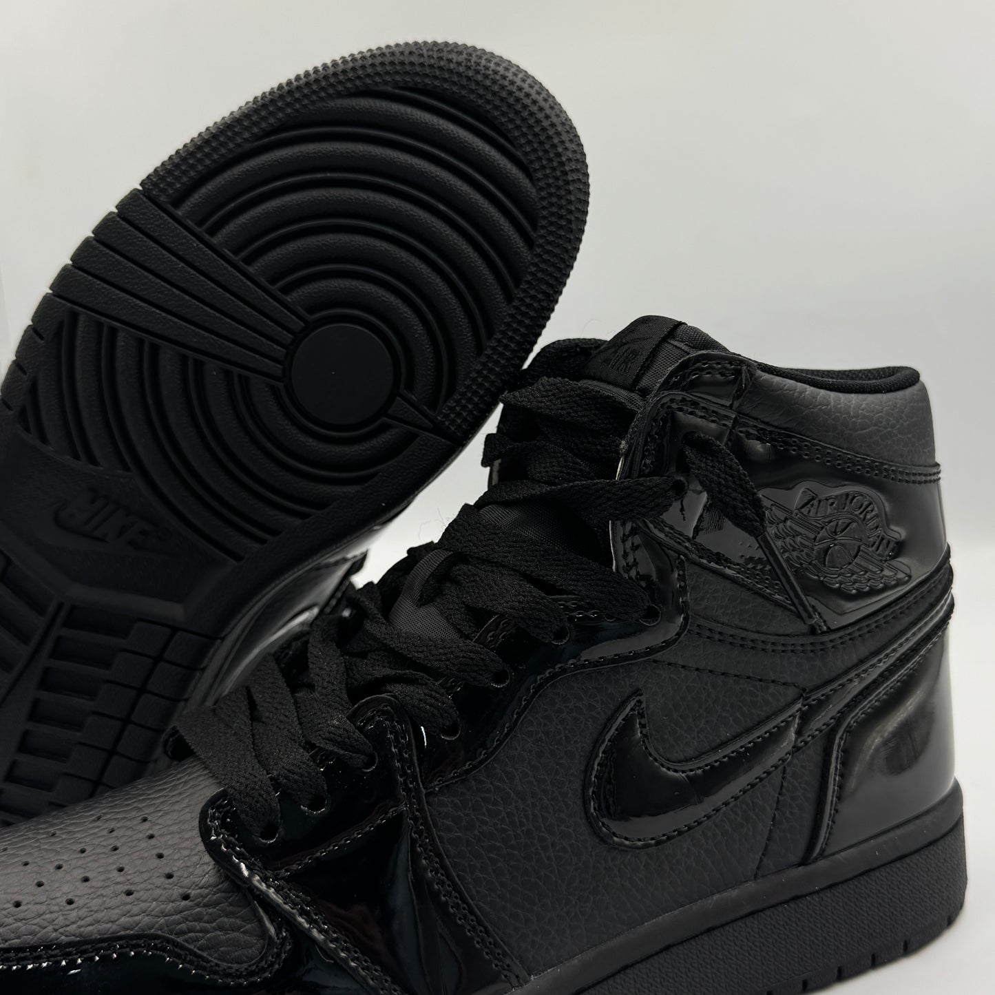 AIR JORDAN 1 MID PATENT TRIPLE BLACK